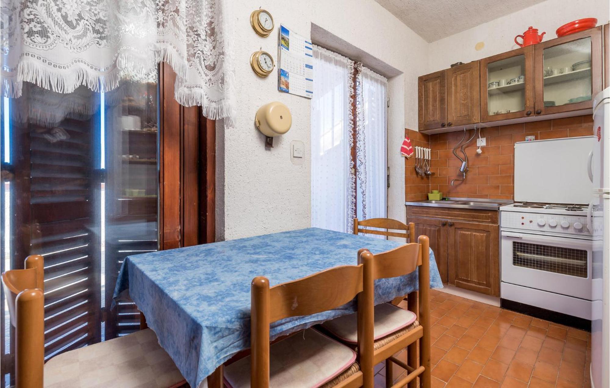 2 Bedroom Nice Apartment In Jablanac Buitenkant foto