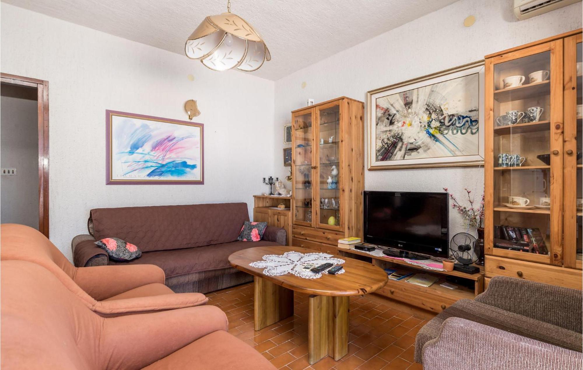 2 Bedroom Nice Apartment In Jablanac Buitenkant foto